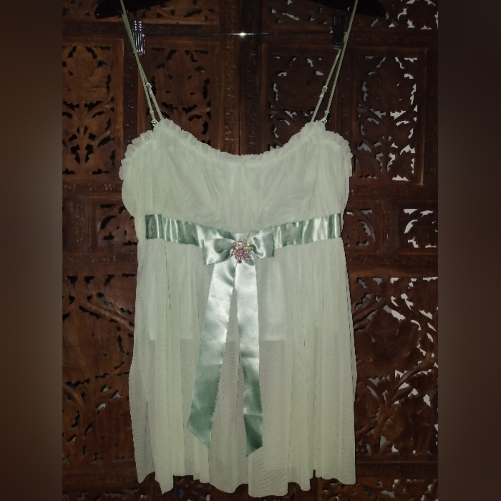 Moda International Formal Top Med